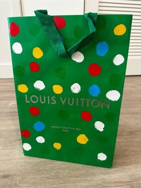 LOUIS VUITTON x Yayoi Kusama 2023 Dot Paper Shopping Bag Limited - Green